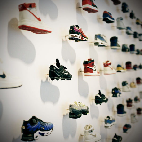 Amazing Office of Nike CEO  (35 pics) - Izismile.com (10288)